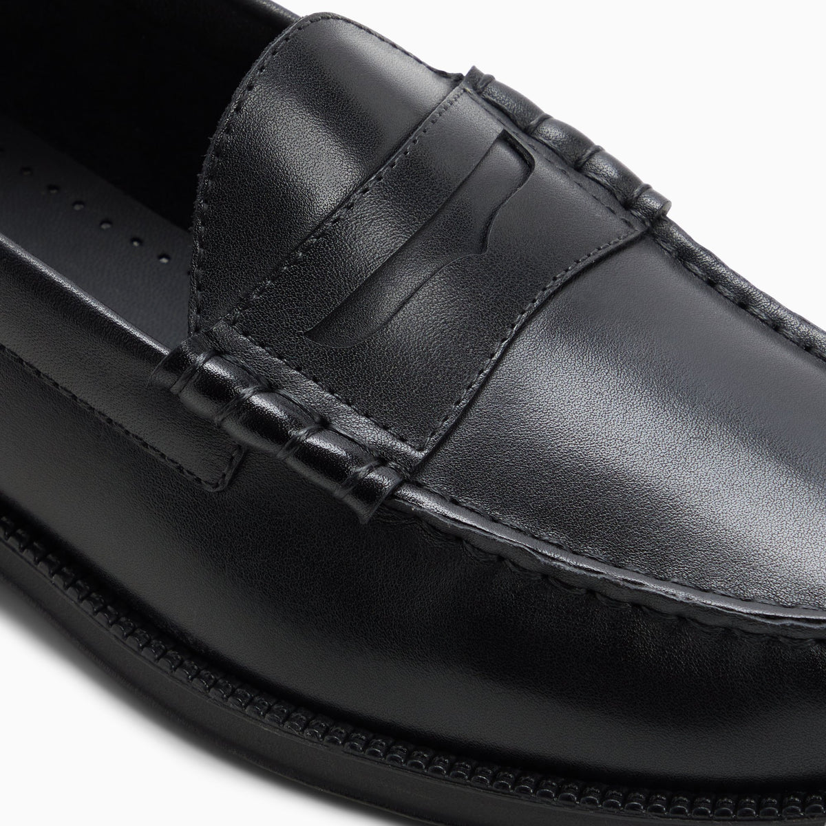 Top-down view of the Black Men's Regent Penny Loafer Penny Loafers