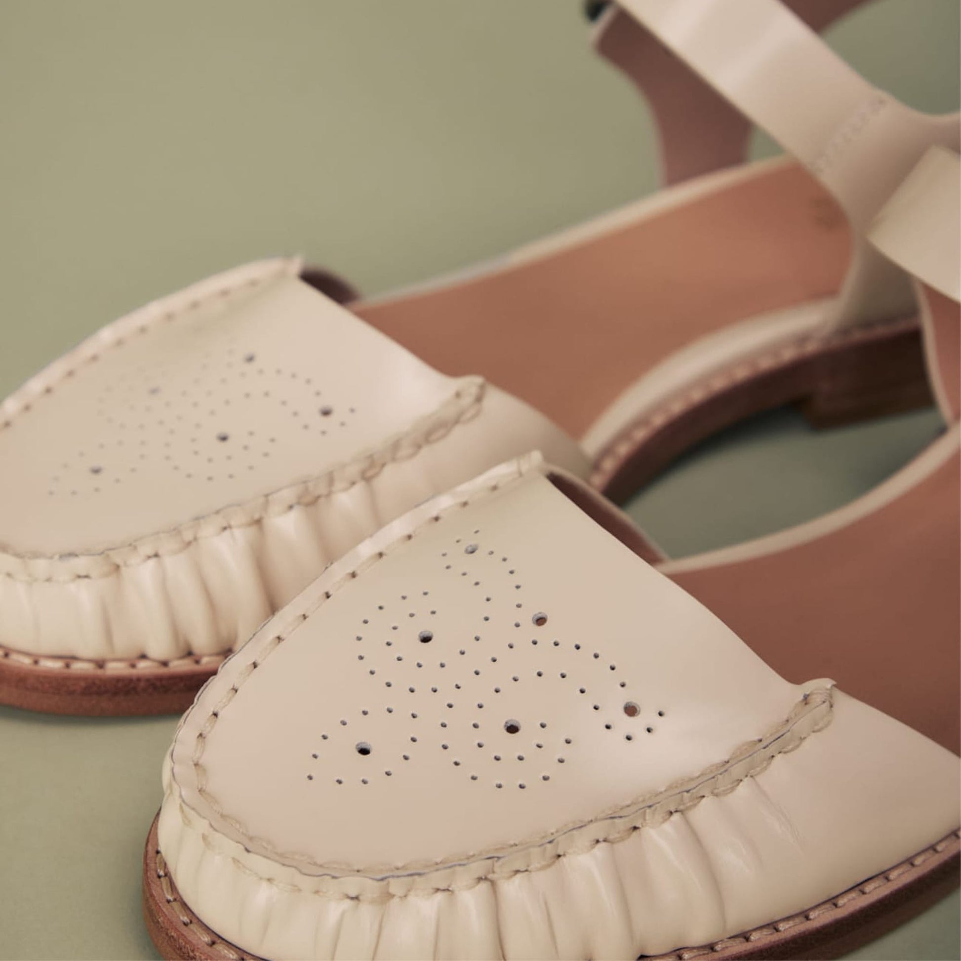 Supports marketing pour Sandales à bout fermé Colette pour femmes