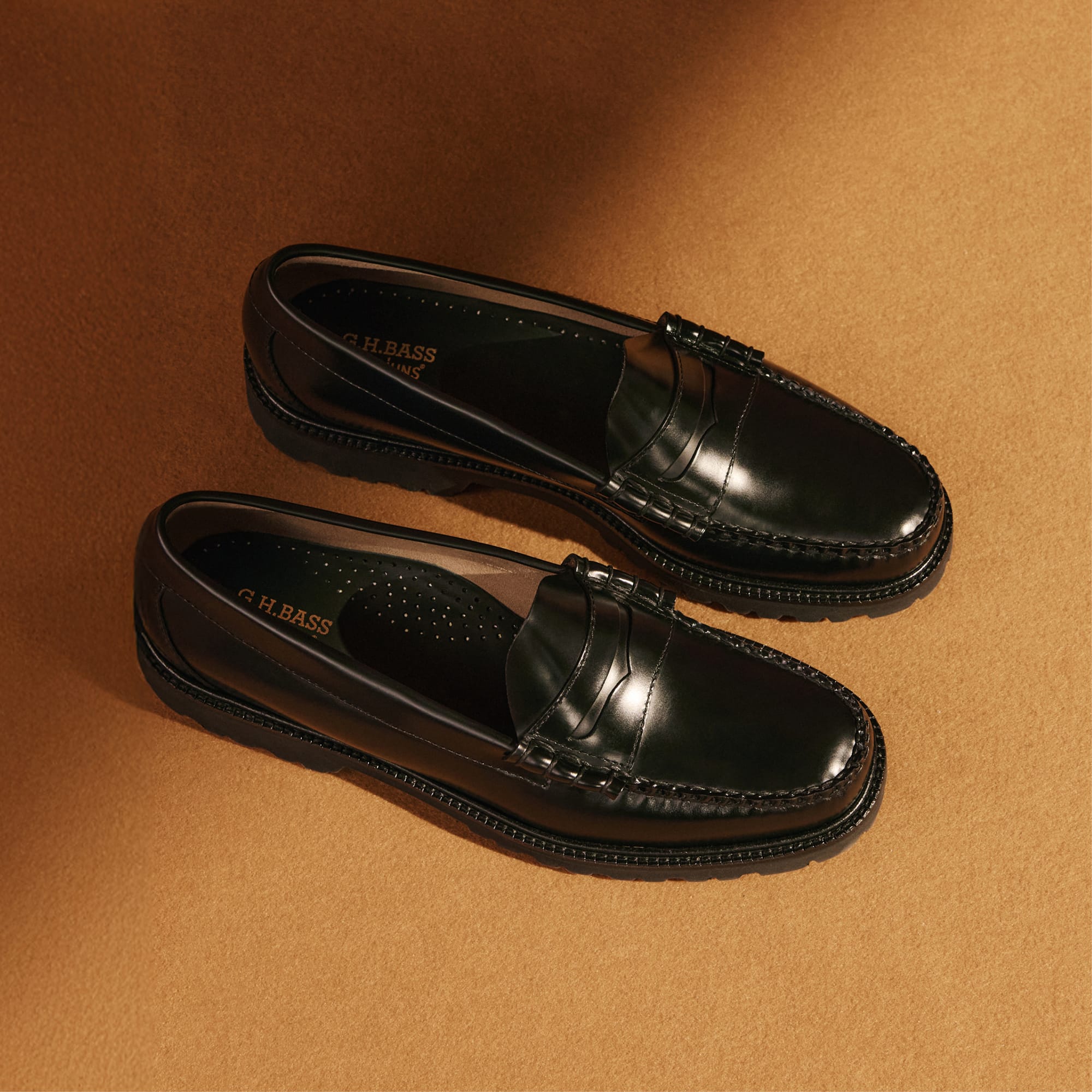 Men's Larson Lug Weejuns® Penny Loafer Black | G.H. Bass