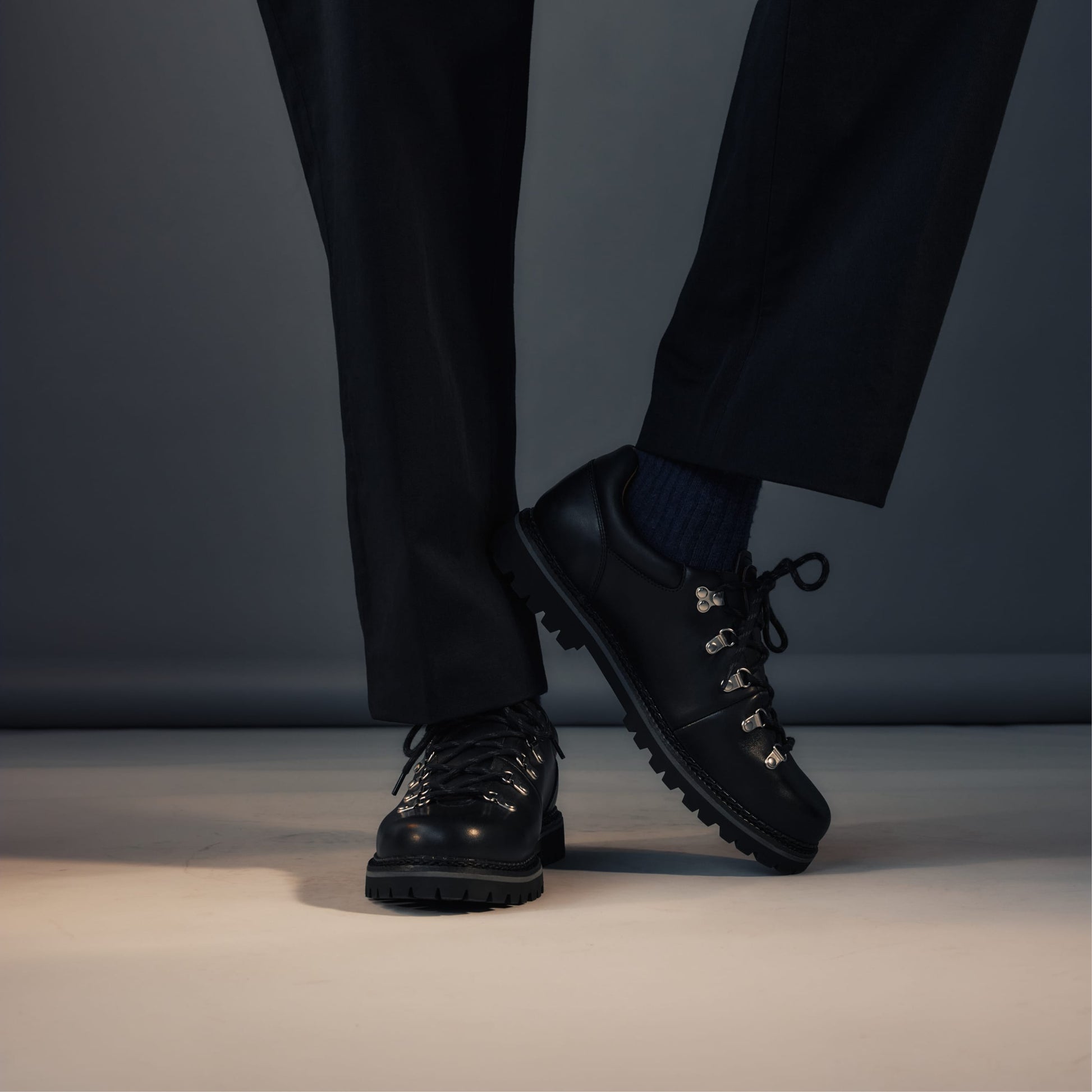 Product media for Men's 1876 Low Hiker Lace-Up