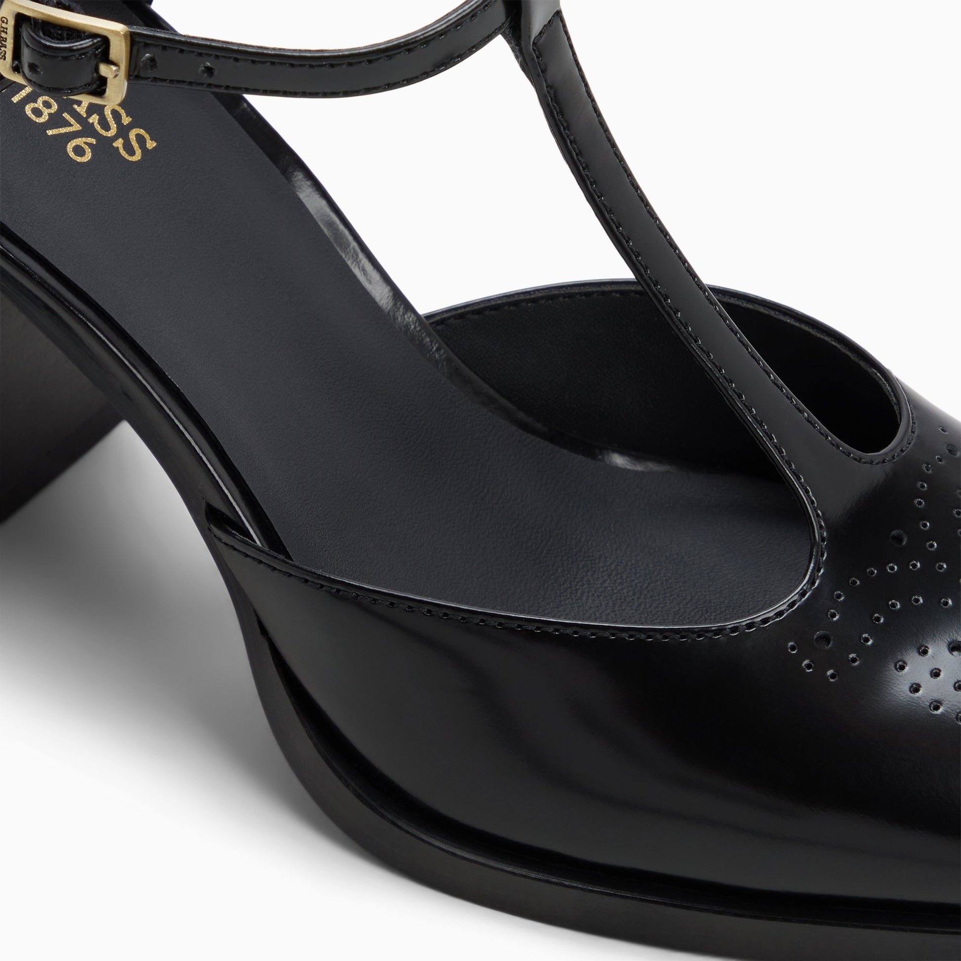 Top-down view of the Black Laura_lm