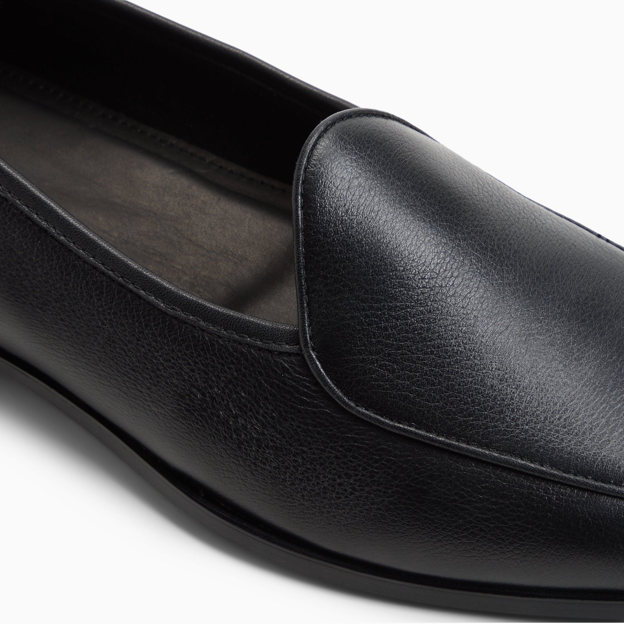 Men's Camden Monogram Belgian Dandy Loafer Black | G.H. Bass