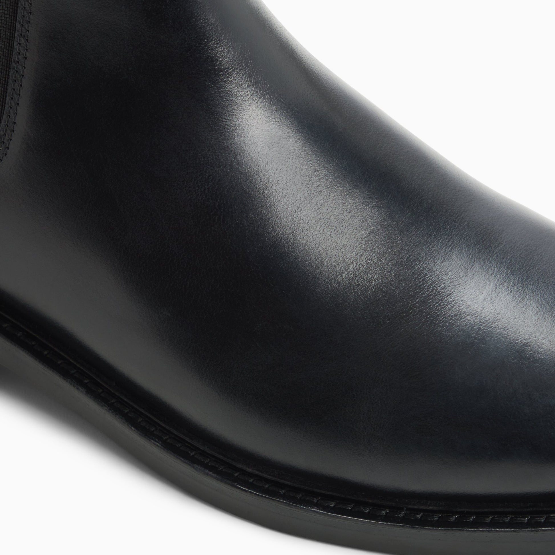 Top-down view of the Black Men's Monogram Chelsea Boot Chelsea Boots
