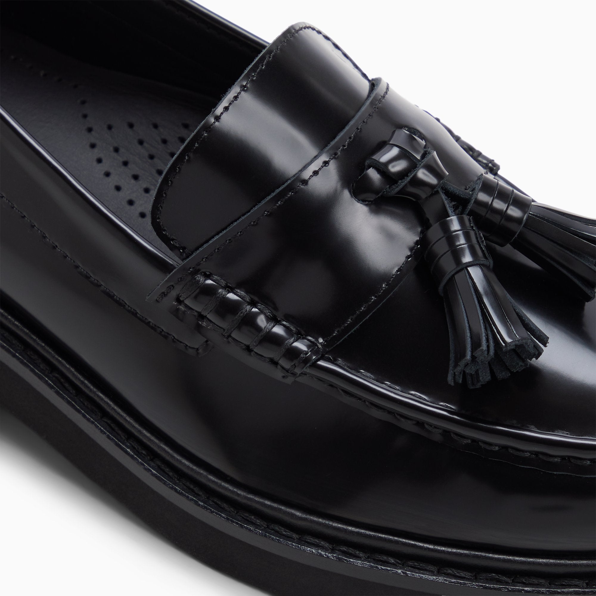 Women's Margot Tassel Loafer Black | G.H. Bass – G.H.BASS